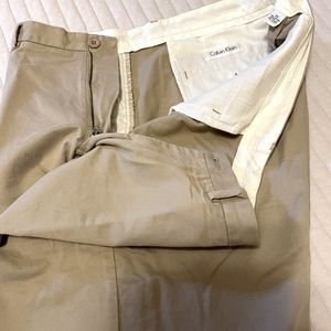 Calvin Klein Men’s khaki shorts